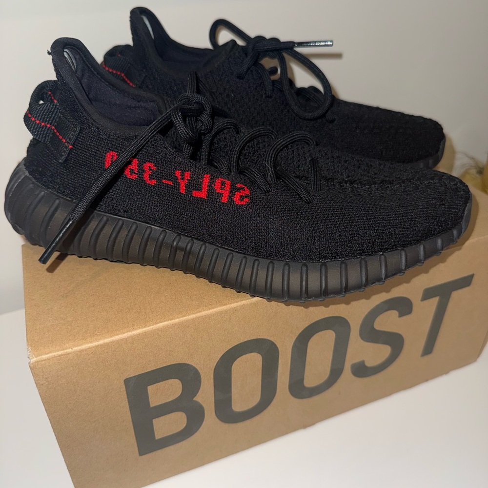 YEEZY BOOST 350 V2
